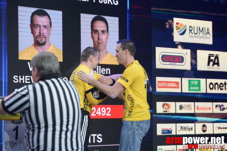 Zloty Tur 2015 by Mark Kazus - Left Hand # Armwrestling # Armpower.net