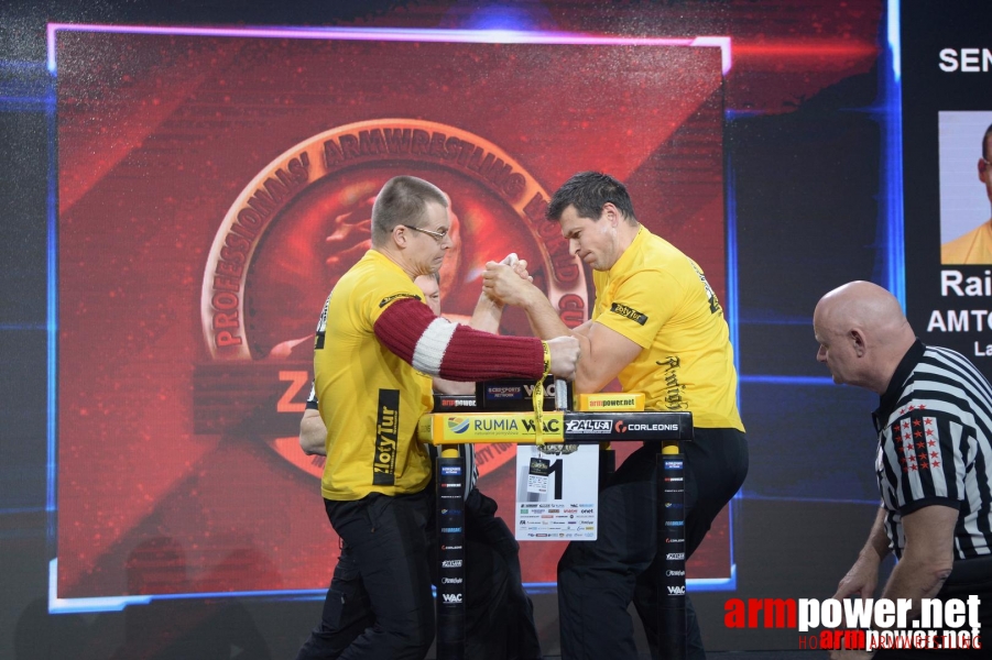 Zloty Tur 2015 by Mark Kazus - Left Hand # Armwrestling # Armpower.net