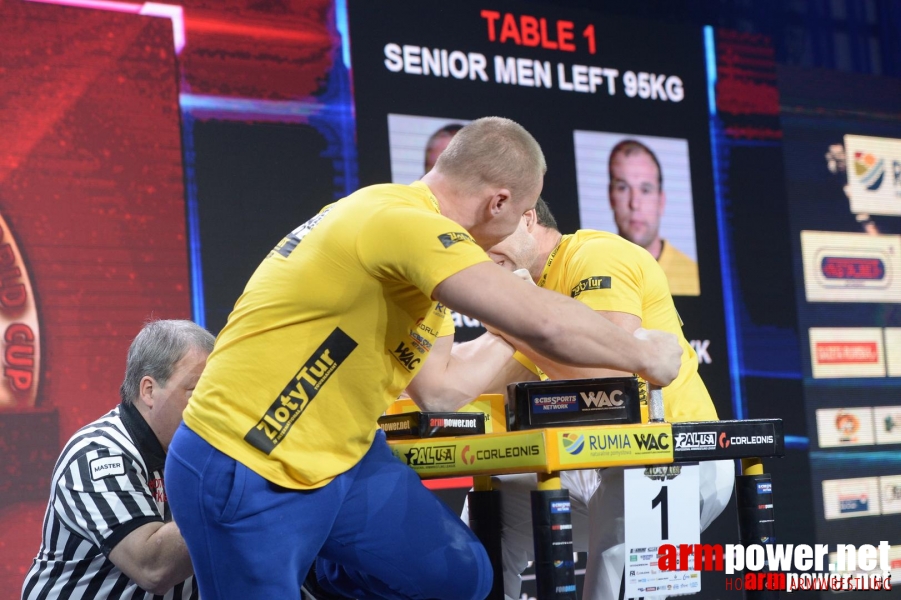 Zloty Tur 2015 by Mark Kazus - Left Hand # Siłowanie na ręce # Armwrestling # Armpower.net