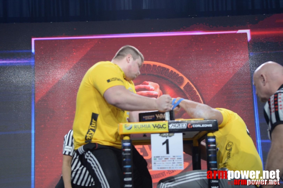 Zloty Tur 2015 by Mark Kazus - Left Hand # Siłowanie na ręce # Armwrestling # Armpower.net