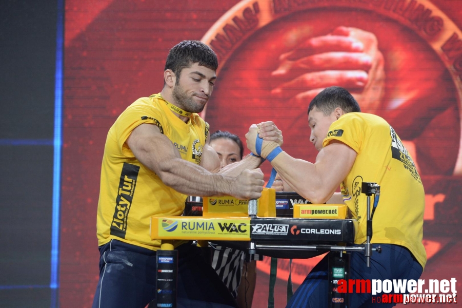 Zloty Tur 2015 by Mark Kazus - Left Hand # Siłowanie na ręce # Armwrestling # Armpower.net