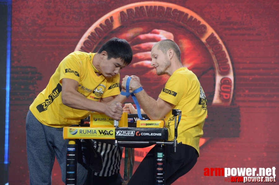 Zloty Tur 2015 by Mark Kazus - Left Hand # Siłowanie na ręce # Armwrestling # Armpower.net