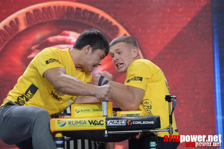 Zloty Tur 2015 by Mark Kazus - Left Hand # Siłowanie na ręce # Armwrestling # Armpower.net