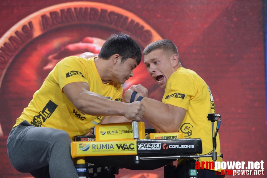 Zloty Tur 2015 by Mark Kazus - Left Hand # Siłowanie na ręce # Armwrestling # Armpower.net