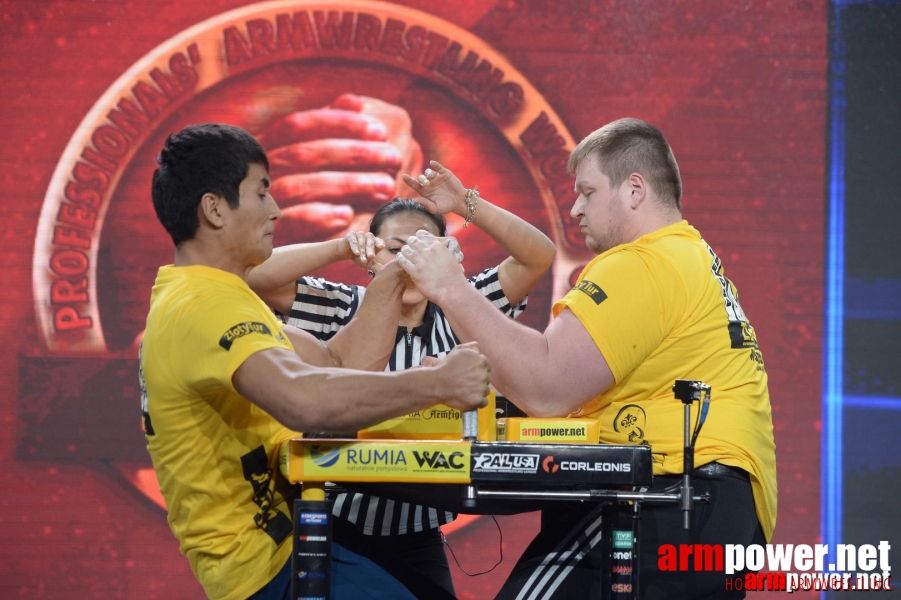 Zloty Tur 2015 by Mark Kazus - Left Hand # Armwrestling # Armpower.net