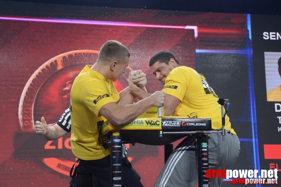 Zloty Tur 2015 by Mark Kazus - Left Hand # Siłowanie na ręce # Armwrestling # Armpower.net