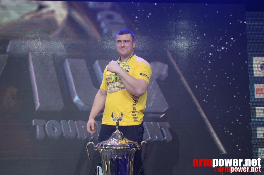 Zloty Tur 2015 by Mark Kazus - Left Hand # Siłowanie na ręce # Armwrestling # Armpower.net