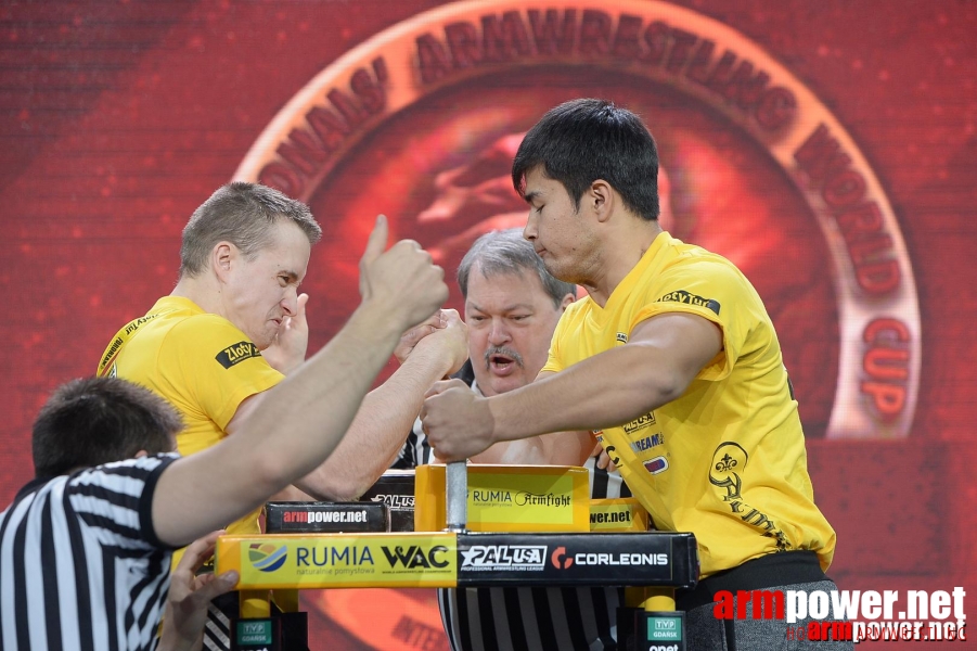 Zloty Tur 2015 by Mark Kazus - Right Hand # Siłowanie na ręce # Armwrestling # Armpower.net