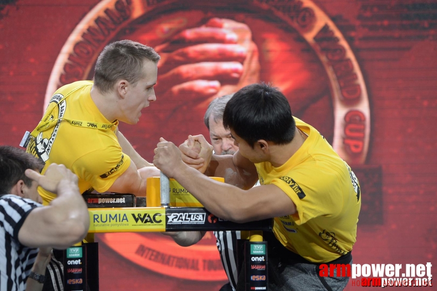 Zloty Tur 2015 by Mark Kazus - Right Hand # Armwrestling # Armpower.net