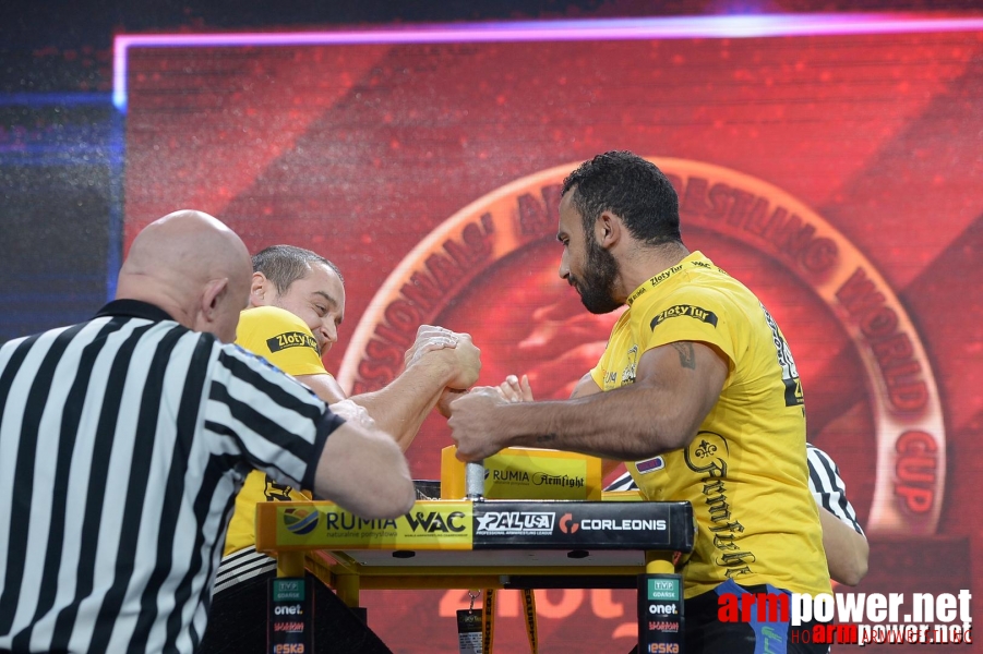 Zloty Tur 2015 by Mark Kazus - Right Hand # Armwrestling # Armpower.net