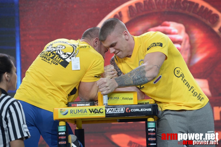 Zloty Tur 2015 by Mark Kazus - Right Hand # Armwrestling # Armpower.net