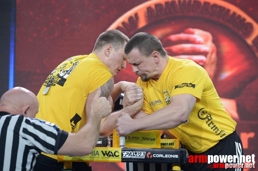 Zloty Tur 2015 by Mark Kazus - Right Hand # Armwrestling # Armpower.net