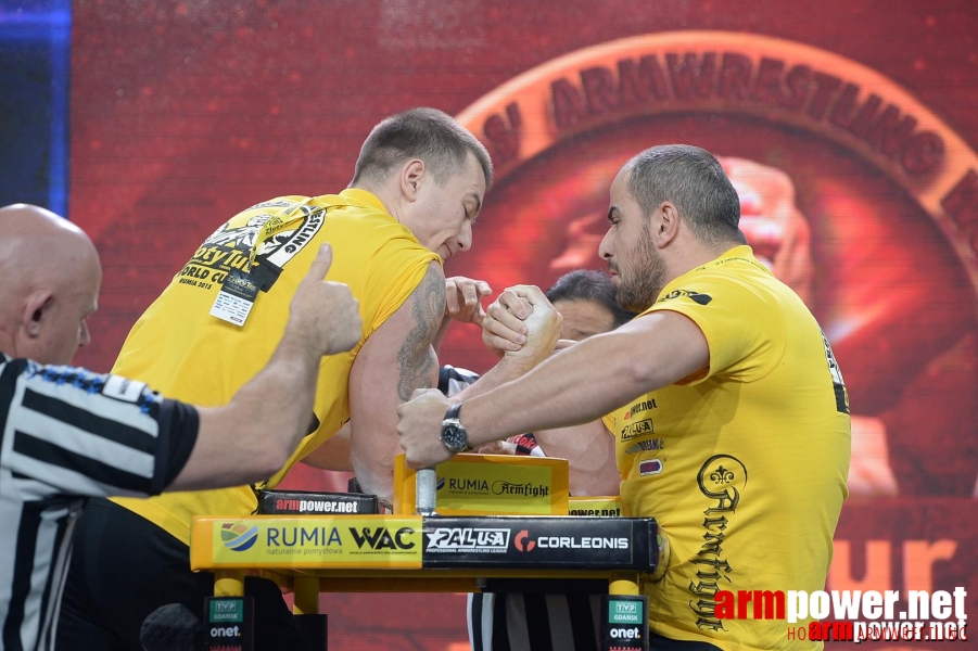 Zloty Tur 2015 by Mark Kazus - Right Hand # Armwrestling # Armpower.net