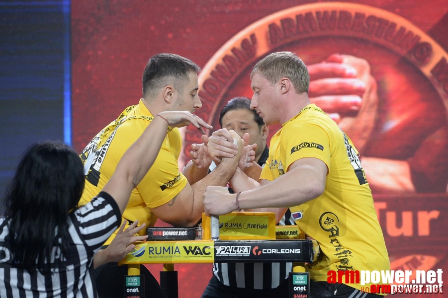 Zloty Tur 2015 by Mark Kazus - Right Hand # Armwrestling # Armpower.net