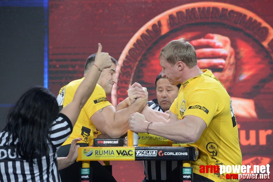 Zloty Tur 2015 by Mark Kazus - Right Hand # Armwrestling # Armpower.net