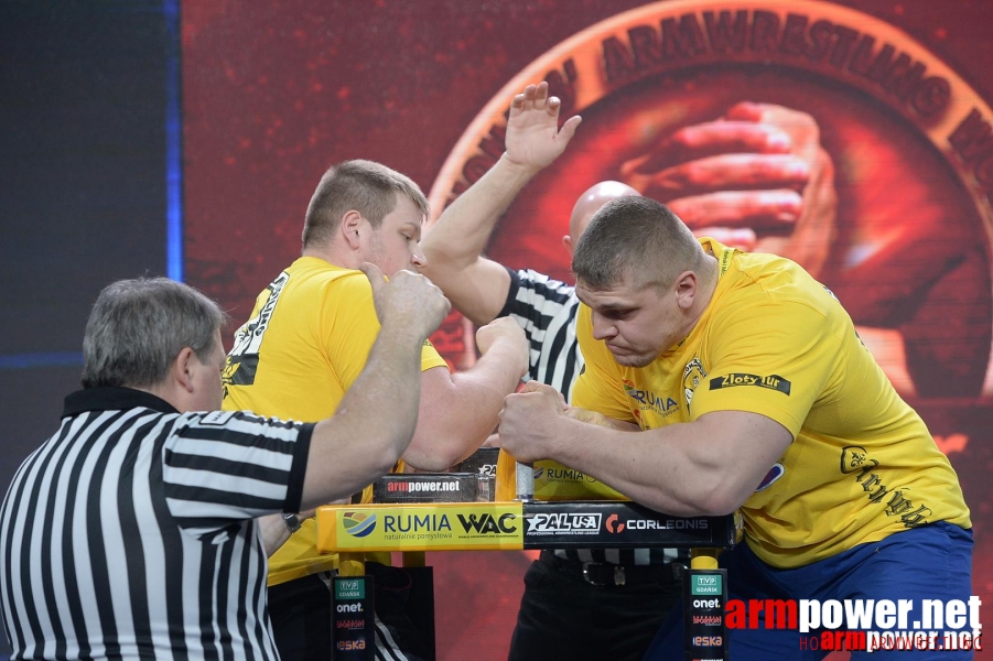 Zloty Tur 2015 by Mark Kazus - Right Hand # Armwrestling # Armpower.net