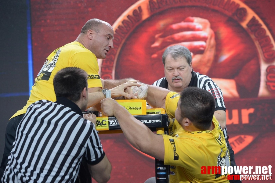 Zloty Tur 2015 by Mark Kazus - Right Hand # Armwrestling # Armpower.net