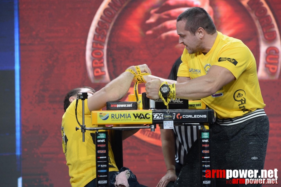 Zloty Tur 2015 by Mark Kazus - Right Hand # Armwrestling # Armpower.net