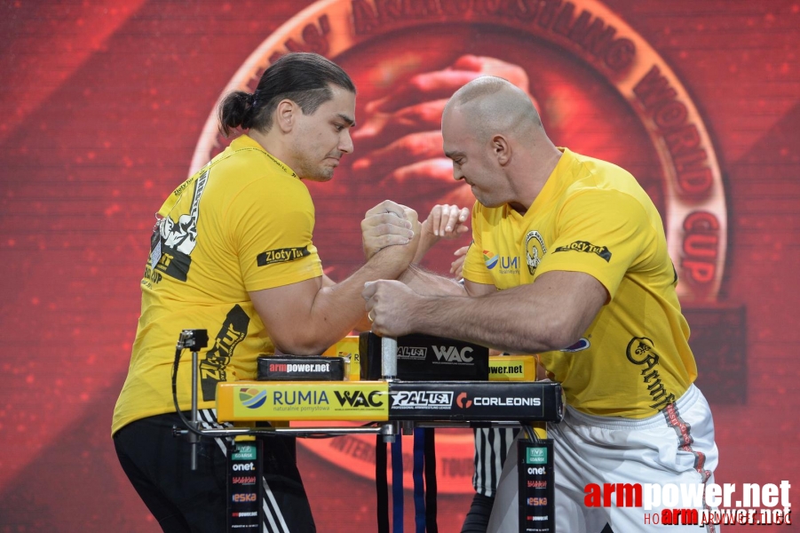 Zloty Tur 2015 by Mark Kazus - Right Hand # Armwrestling # Armpower.net