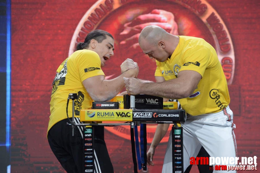 Zloty Tur 2015 by Mark Kazus - Right Hand # Armwrestling # Armpower.net