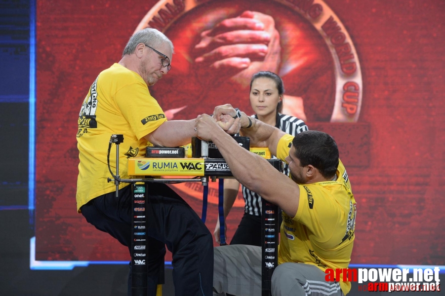 Zloty Tur 2015 by Mark Kazus - Right Hand # Armwrestling # Armpower.net