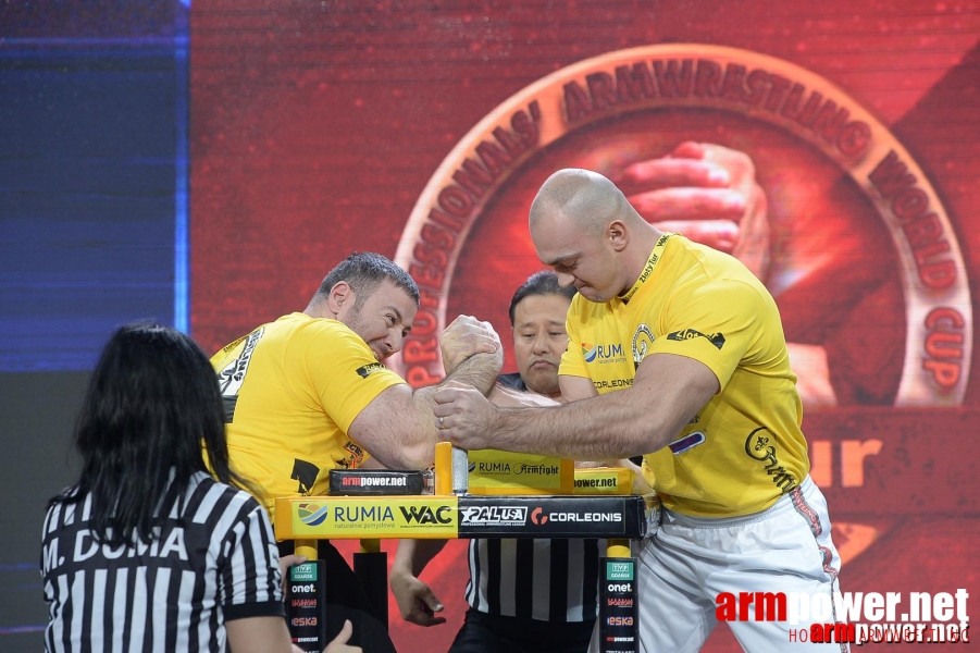 Zloty Tur 2015 by Mark Kazus - Right Hand # Armwrestling # Armpower.net