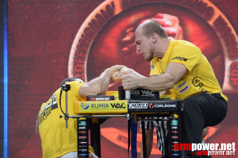 Zloty Tur 2015 by Mark Kazus - Right Hand # Armwrestling # Armpower.net