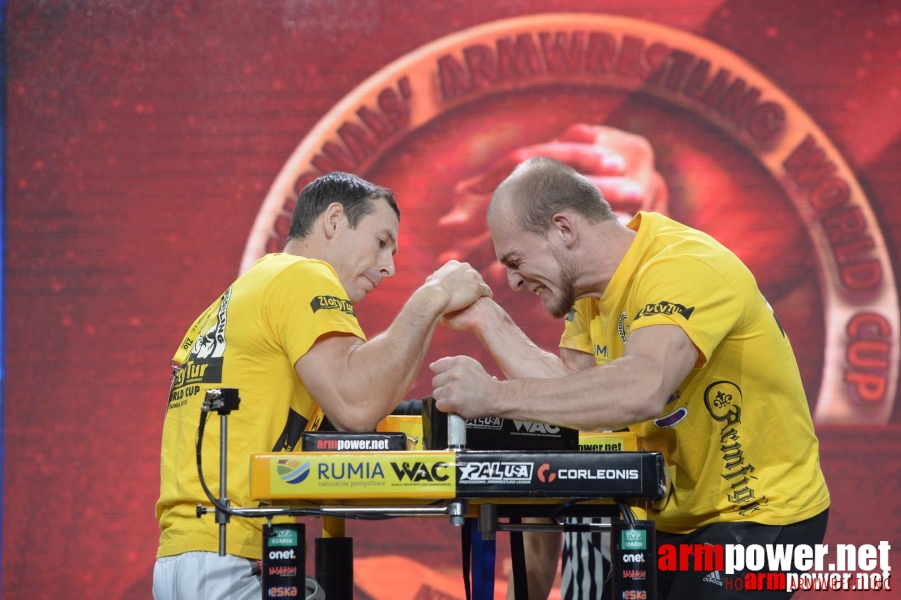 Zloty Tur 2015 by Mark Kazus - Right Hand # Armwrestling # Armpower.net