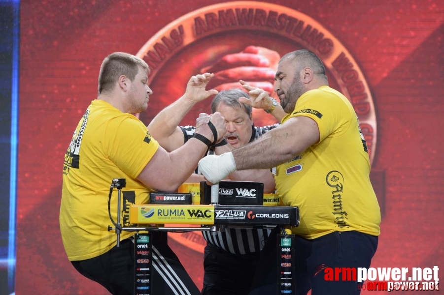 Zloty Tur 2015 by Mark Kazus - Right Hand # Siłowanie na ręce # Armwrestling # Armpower.net