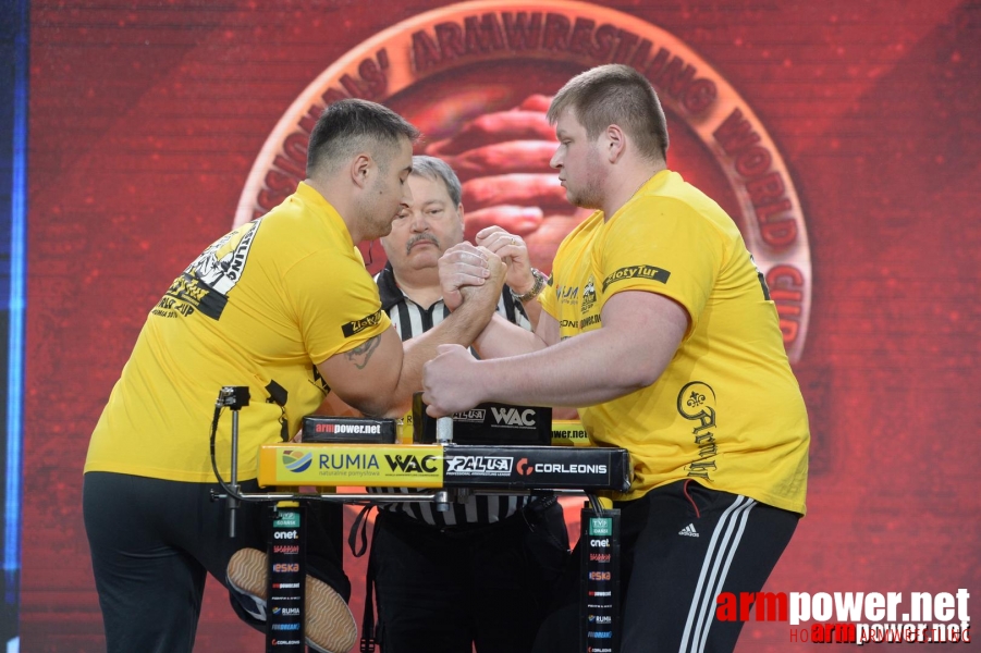 Zloty Tur 2015 by Mark Kazus - Right Hand # Armwrestling # Armpower.net