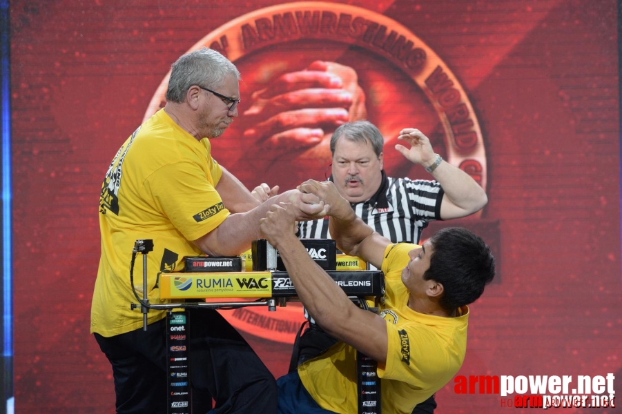 Zloty Tur 2015 by Mark Kazus - Right Hand # Siłowanie na ręce # Armwrestling # Armpower.net