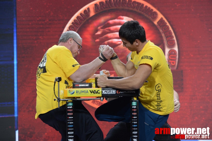 Zloty Tur 2015 by Mark Kazus - Right Hand # Siłowanie na ręce # Armwrestling # Armpower.net