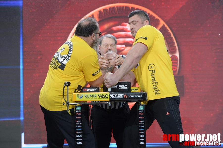 Zloty Tur 2015 by Mark Kazus - Right Hand # Armwrestling # Armpower.net