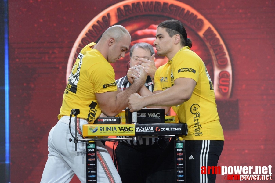 Zloty Tur 2015 by Mark Kazus - Right Hand # Armwrestling # Armpower.net