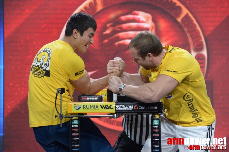 Zloty Tur 2015 by Mark Kazus - Right Hand # Armwrestling # Armpower.net