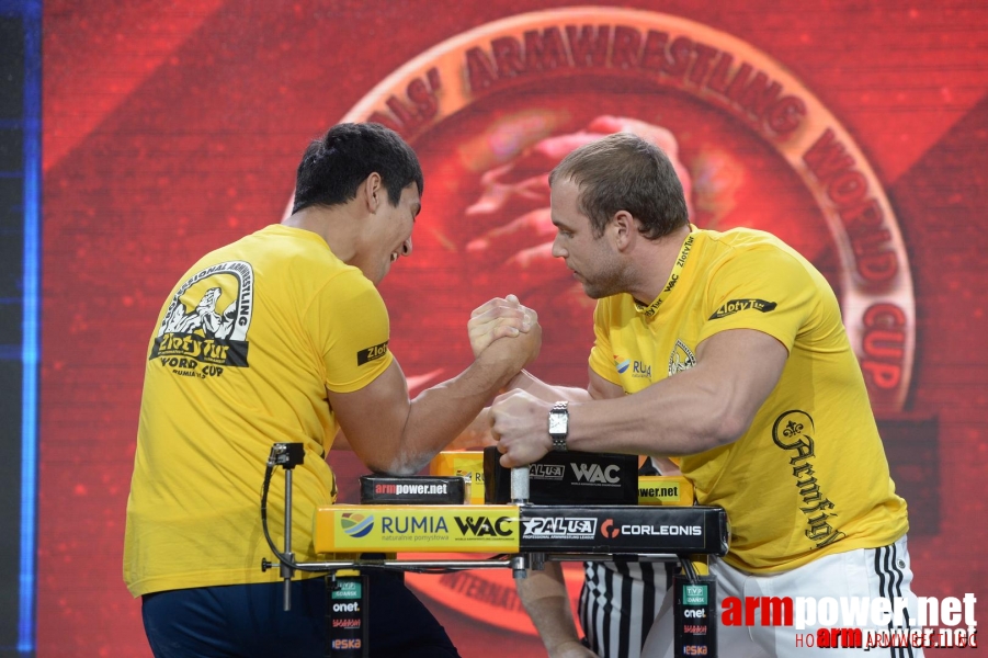 Zloty Tur 2015 by Mark Kazus - Right Hand # Siłowanie na ręce # Armwrestling # Armpower.net