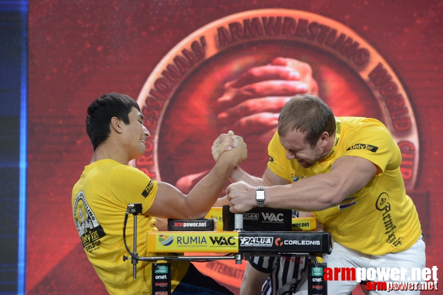 Zloty Tur 2015 by Mark Kazus - Right Hand # Armwrestling # Armpower.net