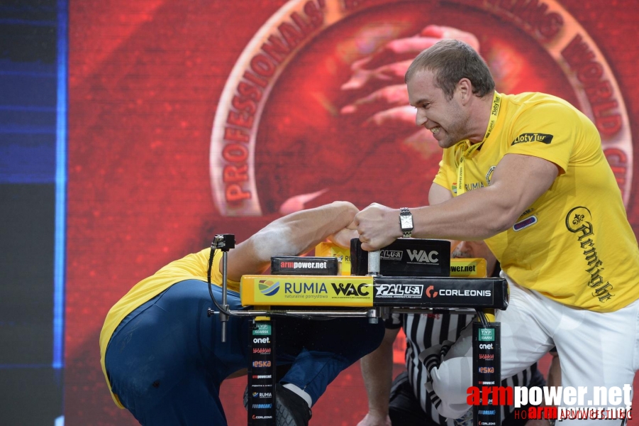 Zloty Tur 2015 by Mark Kazus - Right Hand # Armwrestling # Armpower.net