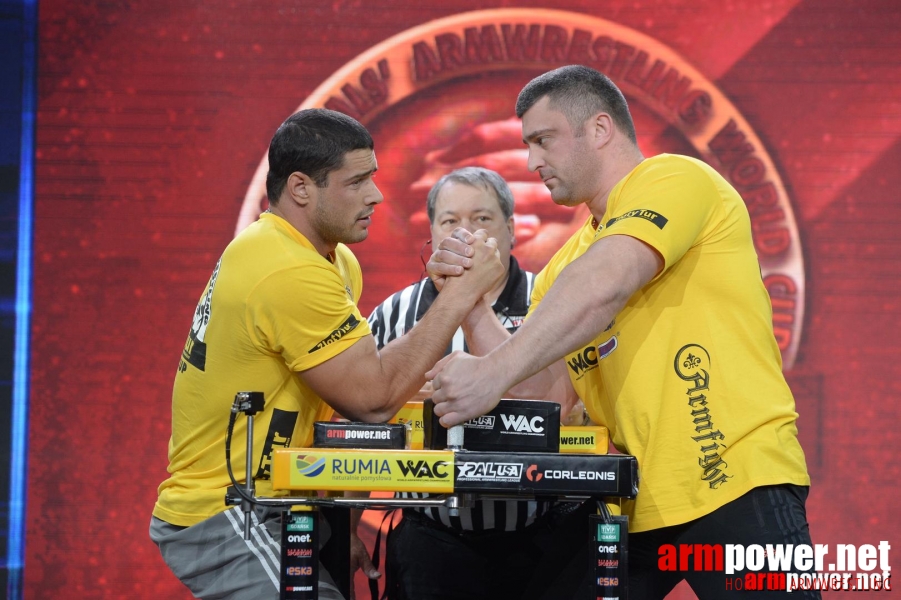 Zloty Tur 2015 by Mark Kazus - Right Hand # Armwrestling # Armpower.net