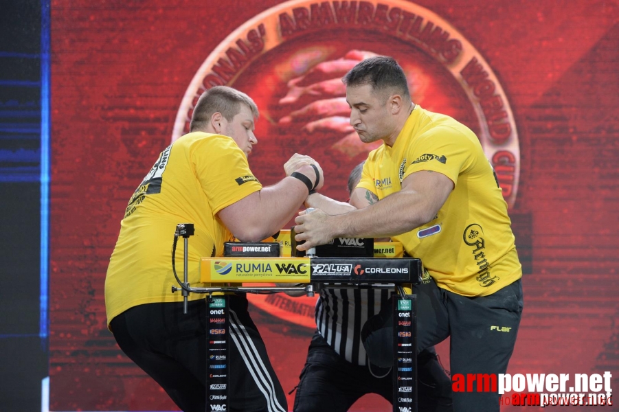 Zloty Tur 2015 by Mark Kazus - Right Hand # Armwrestling # Armpower.net