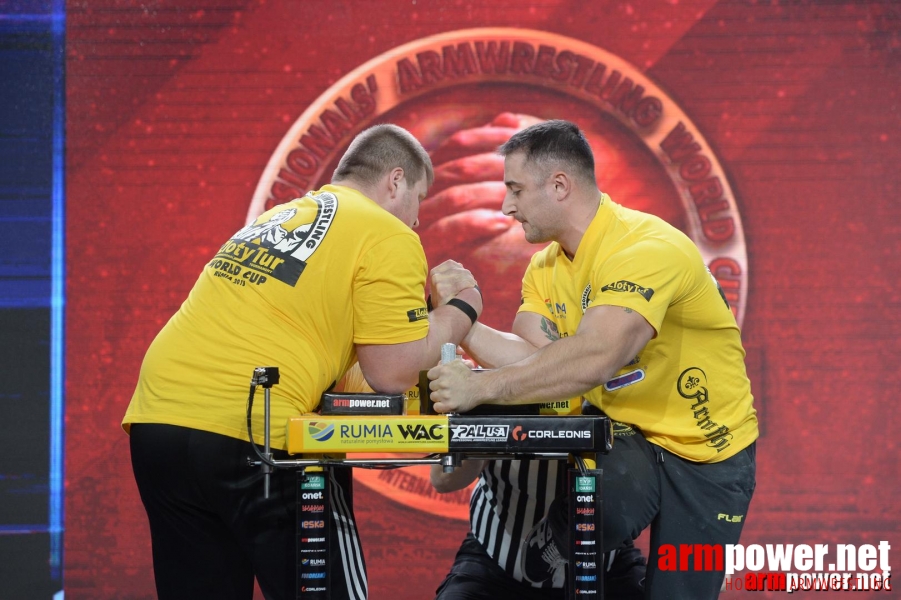 Zloty Tur 2015 by Mark Kazus - Right Hand # Siłowanie na ręce # Armwrestling # Armpower.net