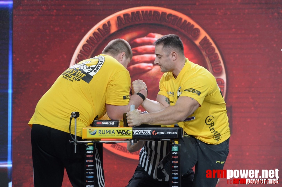 Zloty Tur 2015 by Mark Kazus - Right Hand # Siłowanie na ręce # Armwrestling # Armpower.net