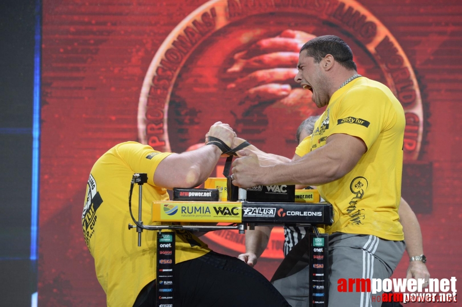 Zloty Tur 2015 by Mark Kazus - Right Hand # Armwrestling # Armpower.net