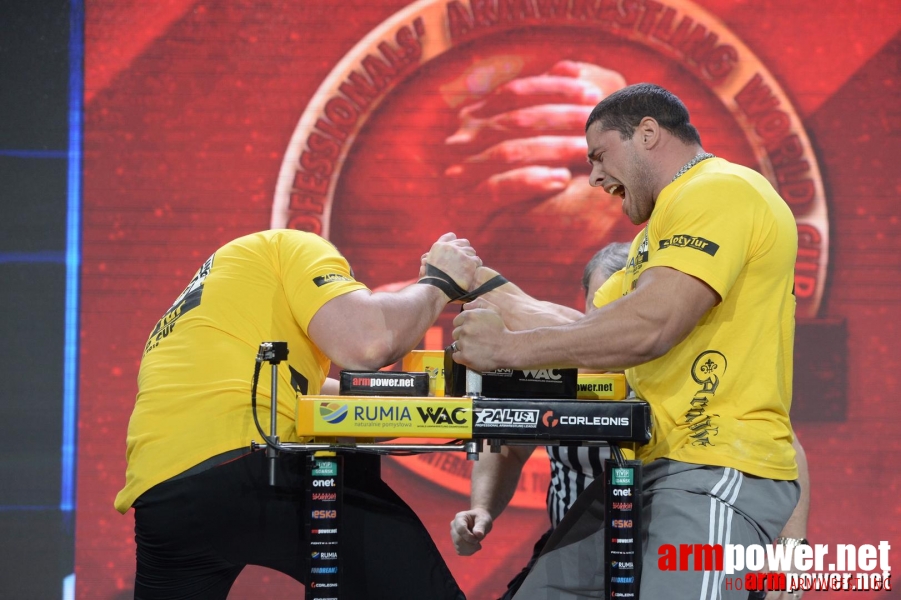 Zloty Tur 2015 by Mark Kazus - Right Hand # Armwrestling # Armpower.net