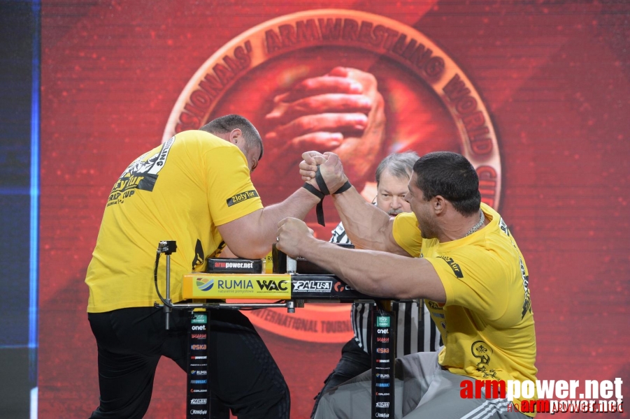 Zloty Tur 2015 by Mark Kazus - Right Hand # Armwrestling # Armpower.net