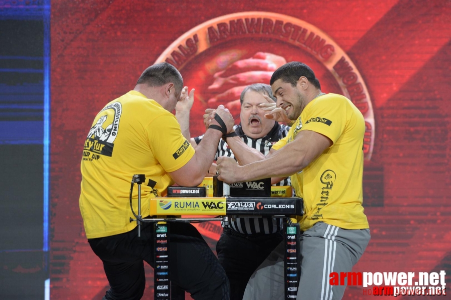 Zloty Tur 2015 by Mark Kazus - Right Hand # Armwrestling # Armpower.net