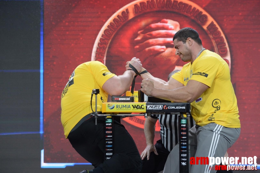 Zloty Tur 2015 by Mark Kazus - Right Hand # Armwrestling # Armpower.net