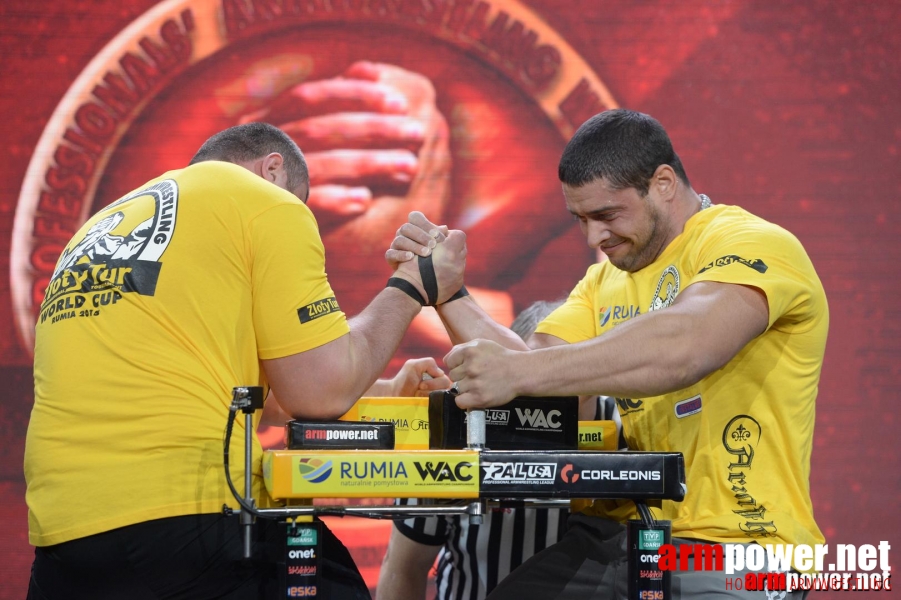 Zloty Tur 2015 by Mark Kazus - Right Hand # Armwrestling # Armpower.net