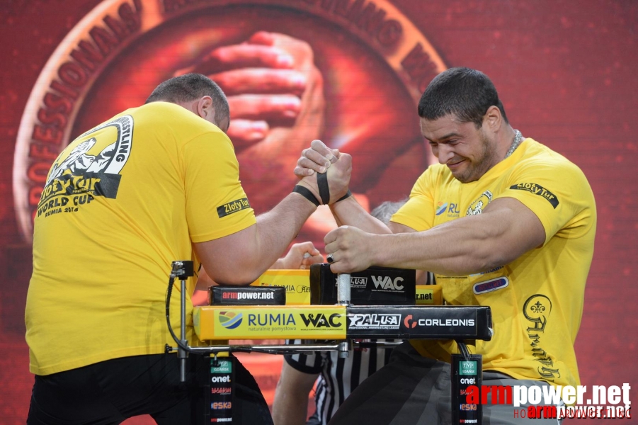 Zloty Tur 2015 by Mark Kazus - Right Hand # Armwrestling # Armpower.net