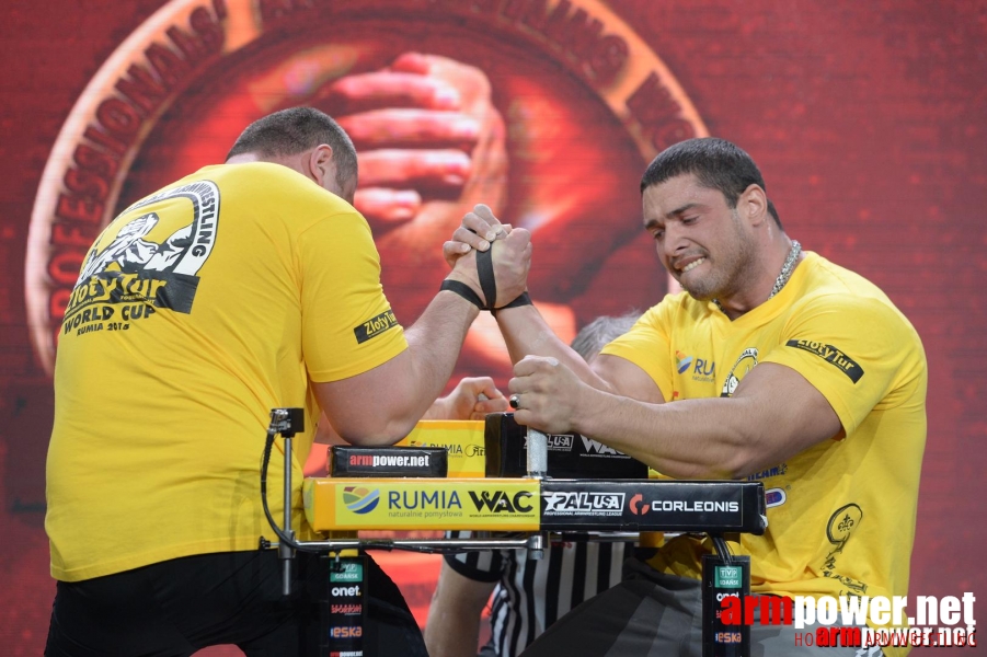 Zloty Tur 2015 by Mark Kazus - Right Hand # Armwrestling # Armpower.net